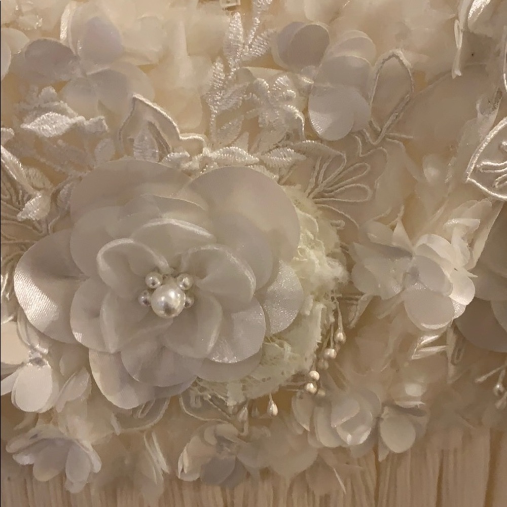 Dress - Picture 2 of 8